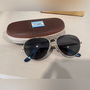 Toms aviator gold and wood sunglasses